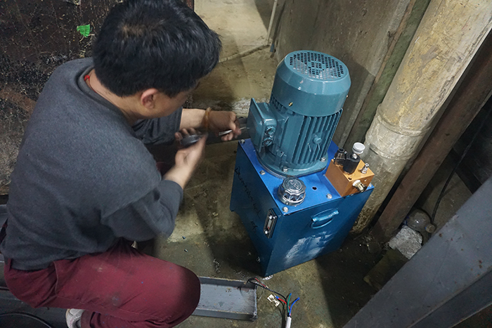 液壓升降平臺維護保養